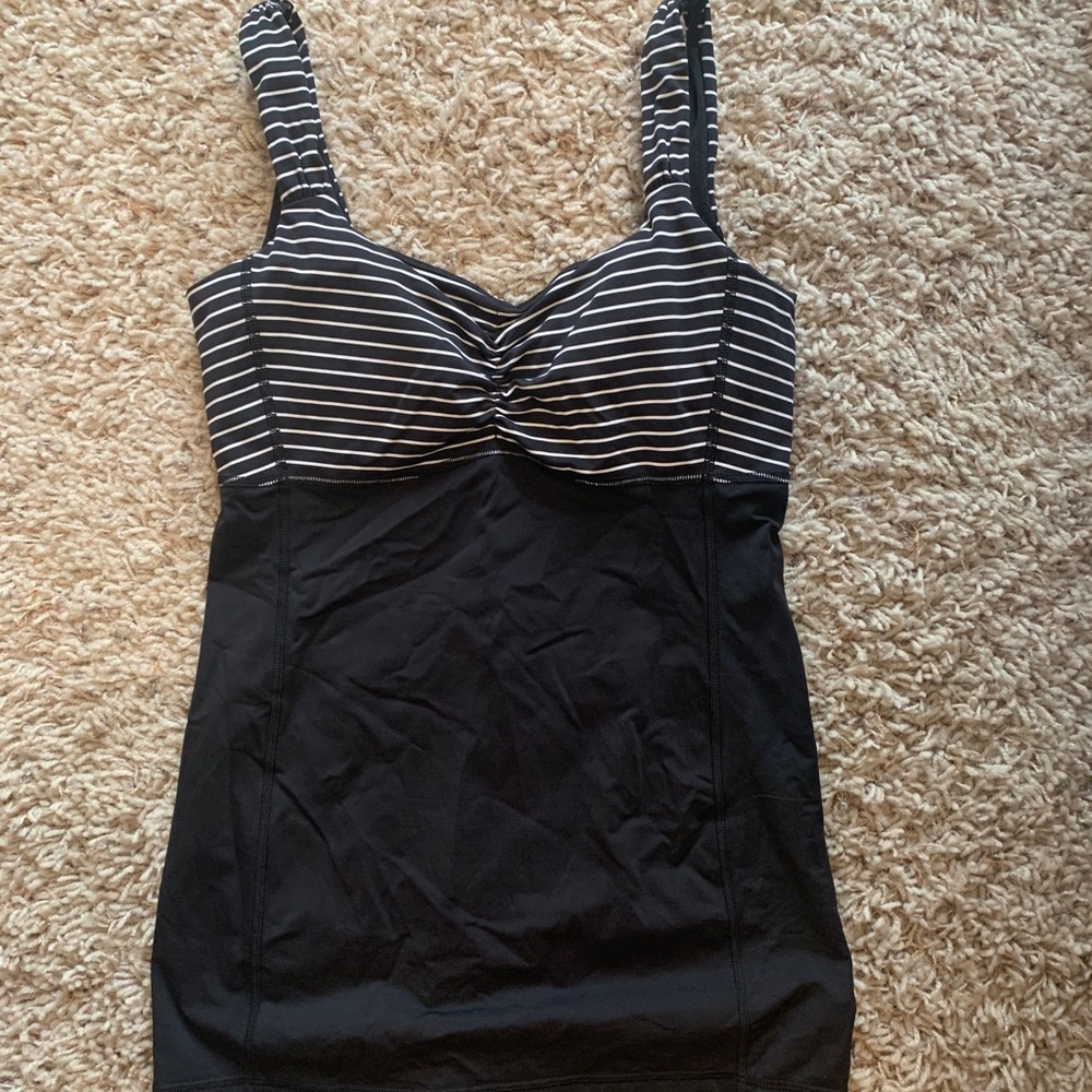 Black Lululemon tank top